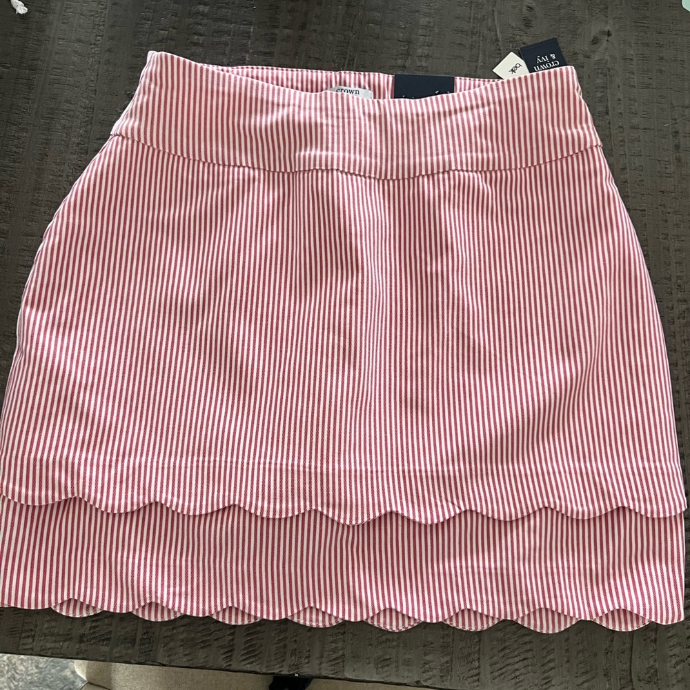 Crown and ivy skirt with under shorts